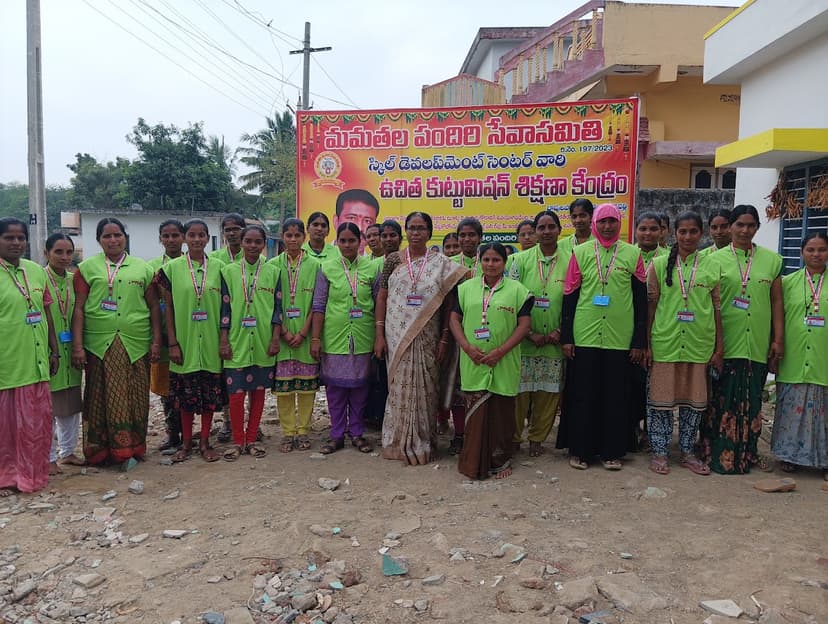 కుట్టు మిషన్ శిక్షణ కార్యక్రమం