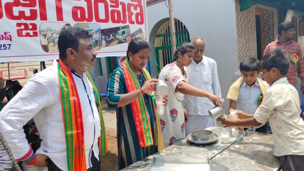 ఉచిత మజ్జిగ పంపిణీ
